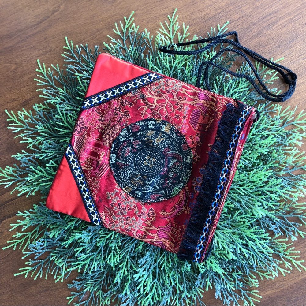 Crossbody pouch purse from Nepal